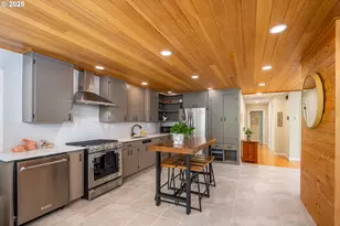 2015 Eastwood Ln, Eugene, OR 97401 - Photo 9