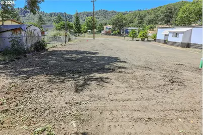 3817 Hooker Rd, Roseburg, OR 97470 - Photo 11