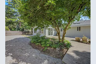 15893 NE Holladay St, Portland, OR 97230 - Photo 39