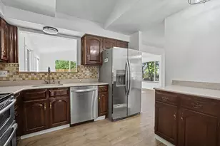 15893 NE Holladay St, Portland, OR 97230 - Photo 17
