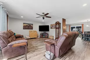 182 W Christy Ct, Yacolt, WA 98675 - Photo 5