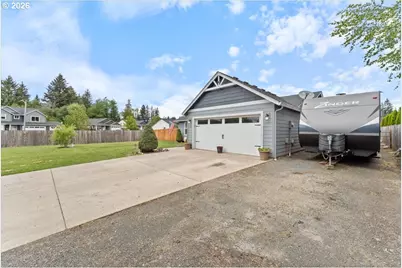 182 W Christy Ct, Yacolt, WA 98675 - Photo 3