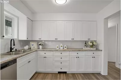 2014 NE Galloway St, McMinnville, OR 97128 - Photo 23