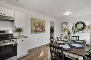 2014 NE Galloway St, McMinnville, OR 97128 - Photo 17