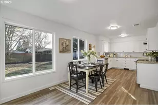 2014 NE Galloway St, McMinnville, OR 97128 - Photo 15