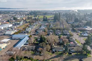 2014 NE Galloway St, McMinnville, OR 97128 - Photo 7