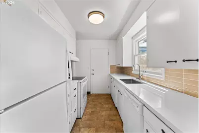 7820 SE Salmon St, Portland, OR 97215 - Photo 15