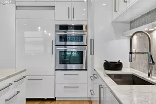 420 NW 11th Ave, Portland, OR 97209 - Photo 23