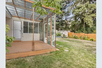 19675 SW Rosa Rd, Aloha, OR 97078 - Photo 11
