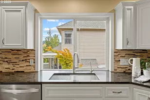 13931 SE Rolling Meadows Dr, Happy Valley, OR 97086 - Photo 9