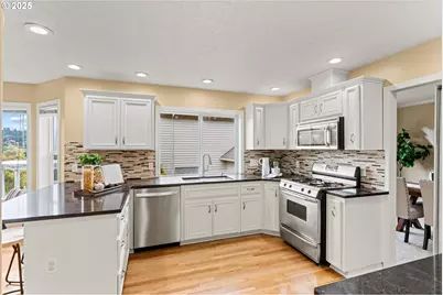 13931 SE Rolling Meadows Dr, Happy Valley, OR 97086 - Photo 9