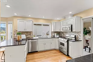 13931 SE Rolling Meadows Dr, Happy Valley, OR 97086 - Photo 9