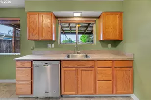 10723 SE Stephens St, Portland, OR 97216 - Photo 15