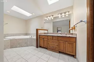 13825 SW Weir Rd, Beaverton, OR 97008 - Photo 17