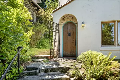 3366 NW Franklin Ct, Portland, OR 97210 - Photo 3