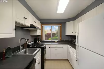 12115 NE Fremont St, Portland, OR 97220 - Photo 25