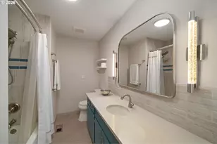 12115 NE Fremont St, Portland, OR 97220 - Photo 21