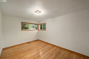 12115 NE Fremont St, Portland, OR 97220 - Photo 13