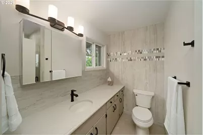 12115 NE Fremont St, Portland, OR 97220 - Photo 17