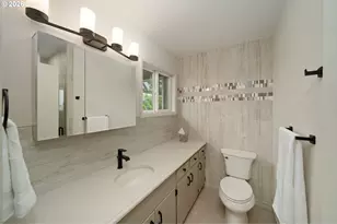 12115 NE Fremont St, Portland, OR 97220 - Photo 17