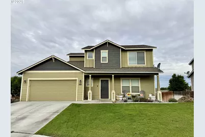2122 NW Dawn Dr, Hermiston, OR 97838 - Photo 1
