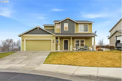 2122 NW Dawn Dr, Hermiston, OR 97838 - Photo 1