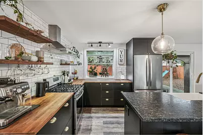 171 NE 18th St, Gresham, OR 97030 - Photo 13