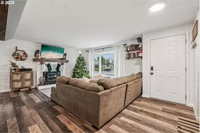 171 NE 18th St, Gresham, OR 97030 - Photo 7