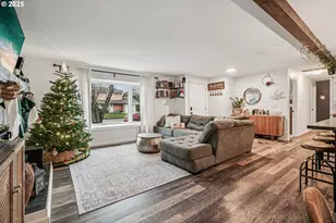 171 NE 18th St, Gresham, OR 97030 - Photo 9