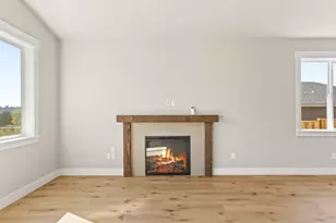 2221 E Juniper Cir, La Center, WA 98629 - Photo 15