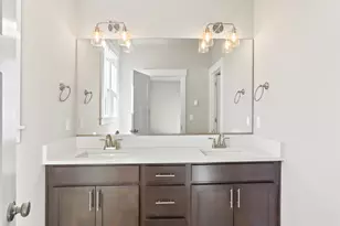2221 E Juniper Cir, La Center, WA 98629 - Photo 37