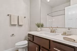 2221 E Juniper Cir, La Center, WA 98629 - Photo 23