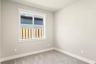 2221 E Juniper Cir, La Center, WA 98629 - Photo 27