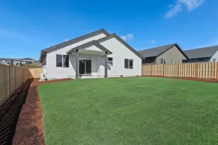2221 E Juniper Cir, La Center, WA 98629 - Photo 43