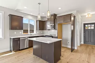 2221 E Juniper Cir, La Center, WA 98629 - Photo 7