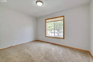 1172 S Sycamore St, Canby, OR 97013 - Photo 17