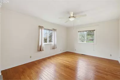 710 S 1st St, Cottage Grove, OR 97424 - Photo 15