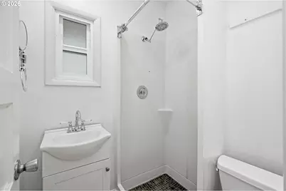 710 S 1st St, Cottage Grove, OR 97424 - Photo 21