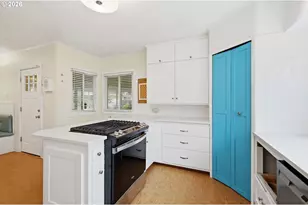 710 S 1st St, Cottage Grove, OR 97424 - Photo 13