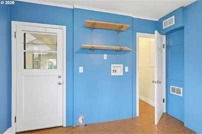 710 S 1st St, Cottage Grove, OR 97424 - Photo 25