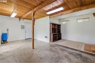 710 S 1st St, Cottage Grove, OR 97424 - Photo 27