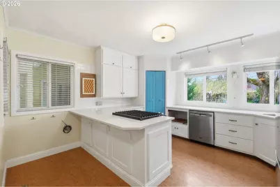 710 S 1st St, Cottage Grove, OR 97424 - Photo 9