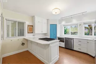 710 S 1st St, Cottage Grove, OR 97424 - Photo 9