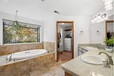 4963 Suntree Ln, Lake Oswego, OR 97035 - Photo 27