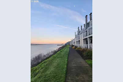 627 N Hayden Bay Dr, Portland, OR 97217 - Photo 29