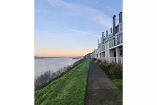 627 N Hayden Bay Dr, Portland, OR 97217 - Photo 29