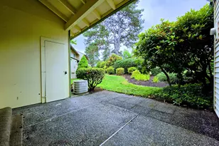 627 N Hayden Bay Dr, Portland, OR 97217 - Photo 15
