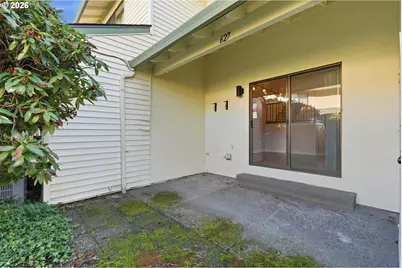 627 N Hayden Bay Dr, Portland, OR 97217 - Photo 17