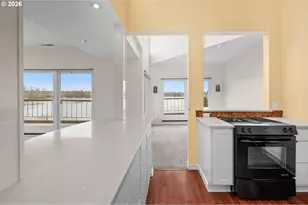 5826 S Riverpoint Ln, Portland, OR 97239 - Photo 17