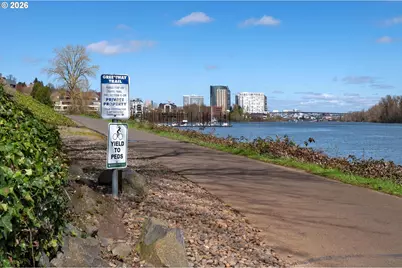 5826 S Riverpoint Ln, Portland, OR 97239 - Photo 29